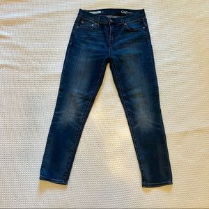 GAP Girlfriend Jeans Size 27r